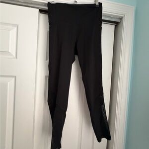 Black active leggings